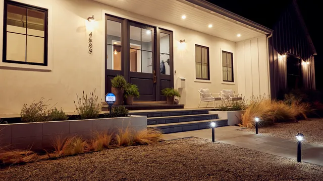 outdoor residential lighting